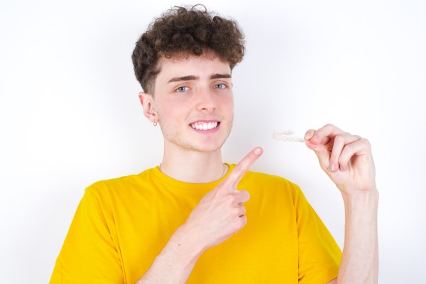 Reasons To Choose Clear Aligners For Teeth Straightening